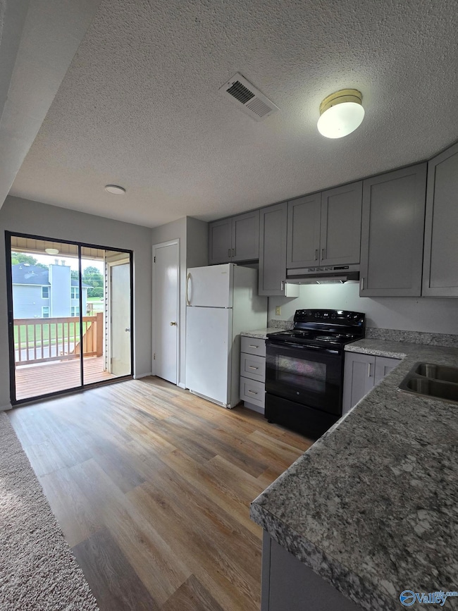 12100 Carriage Ct SE unit D, Huntsville, AL 35803 - photo 3