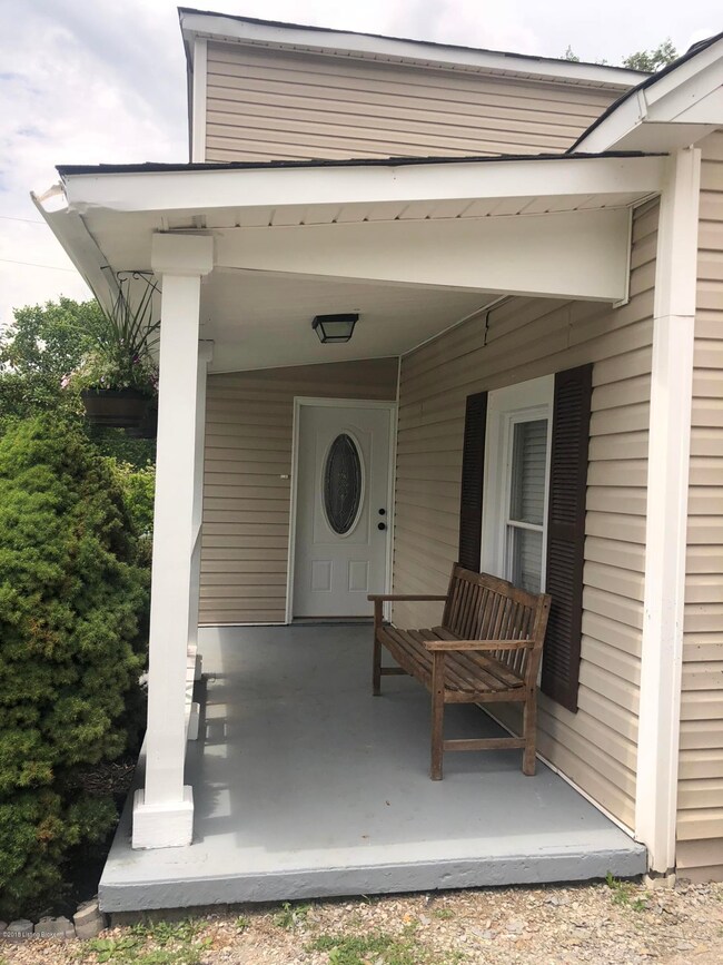 211 Maple St, Lebanon Junction, KY 40150 - photo 4
