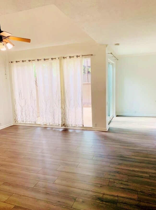 123 Litchfield Ln, Houston, TX 77024 - photo 5