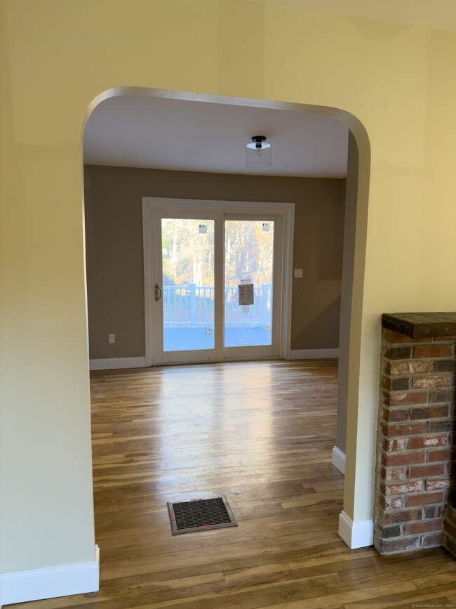 3 Fairview Dr, Pawcatuck, CT 06379 - photo 7