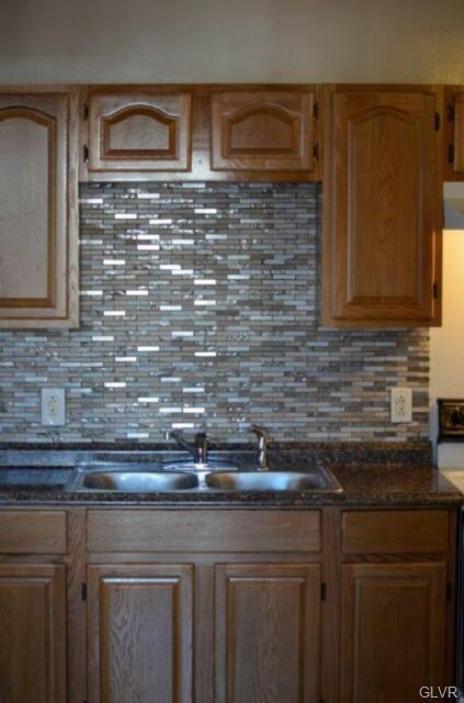 217 N 16th St, Allentown, PA 18102 - photo 3