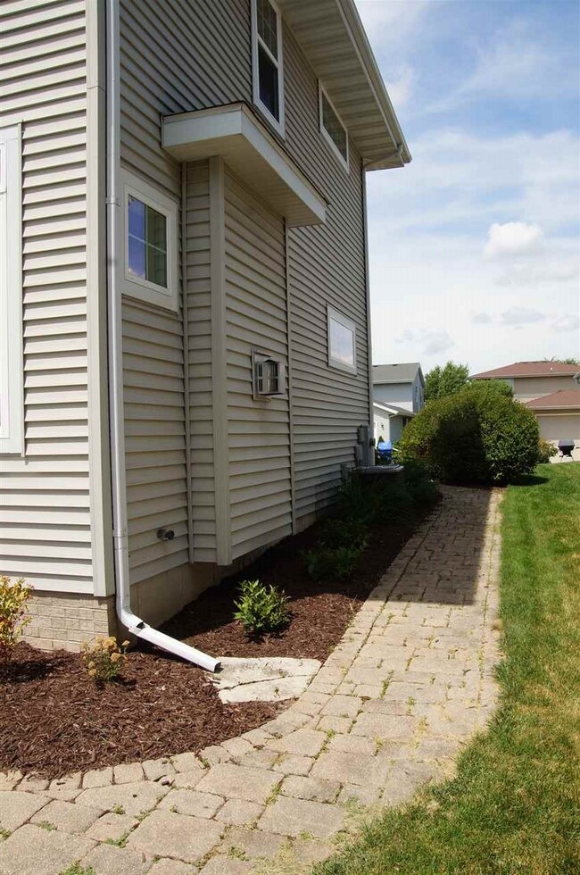 5232 Teaberry Ln, Fitchburg, WI 53711 - photo 4