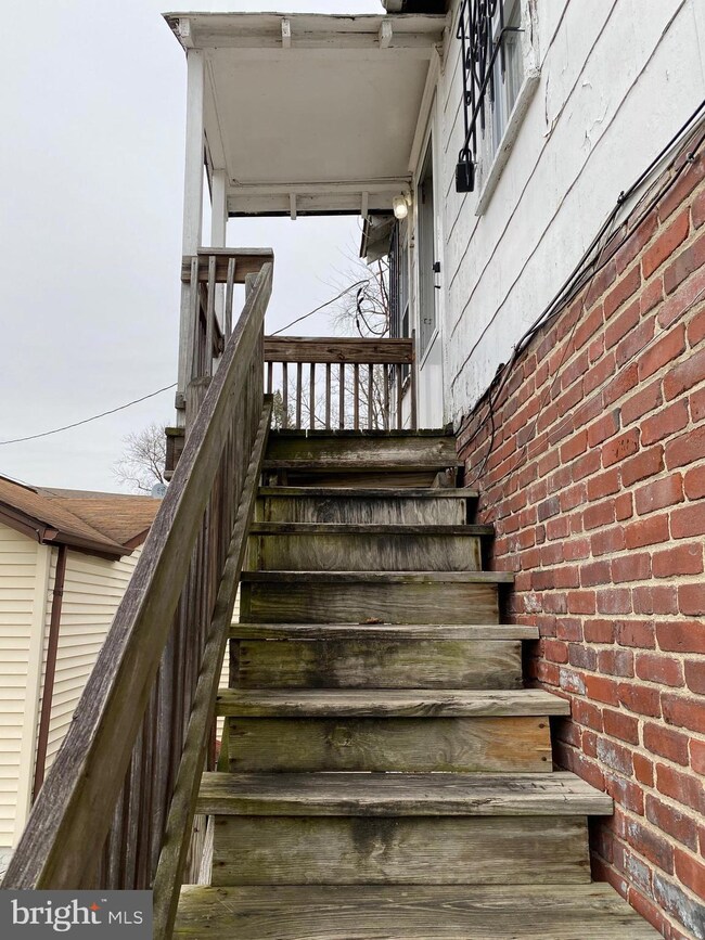 141 W Jefferson St unit B, Paulsboro, NJ 08066 - photo 2