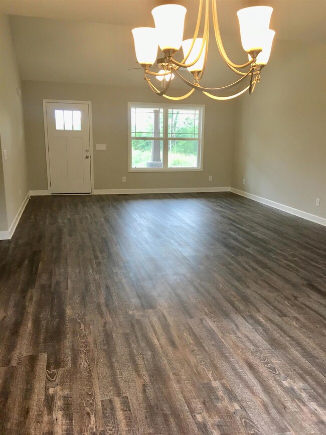 122 Bluegrass Dr, Shelbyville, TN 37160 - photo 7