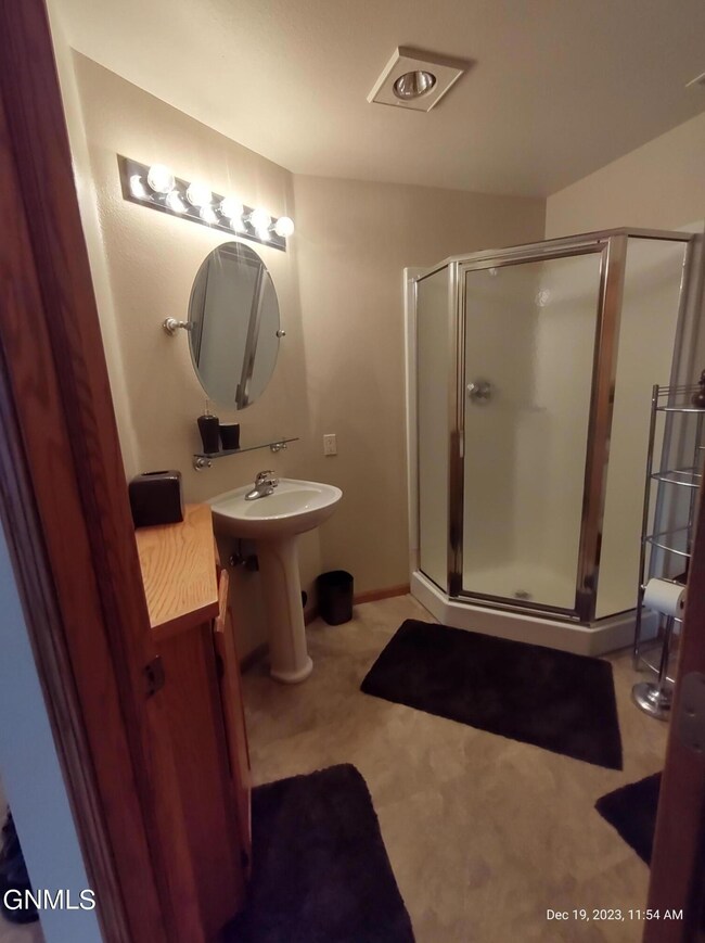 lower bath