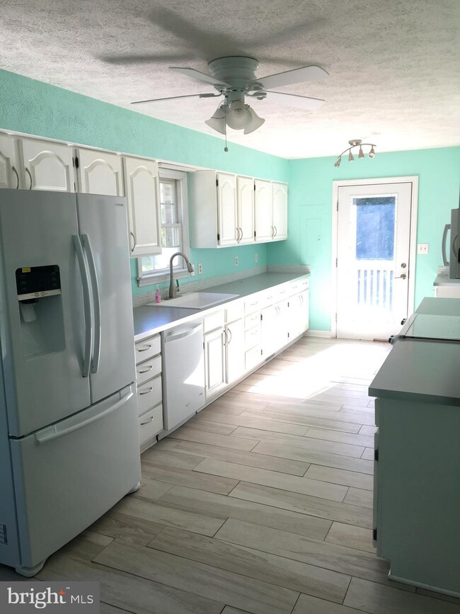 9481 Rosier View Dr, King George, VA 22485 - photo 3