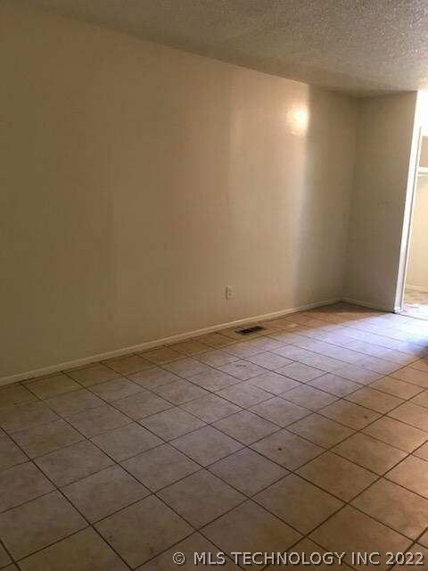 6037 S Madison Place, Tulsa, OK 74105 - photo 3