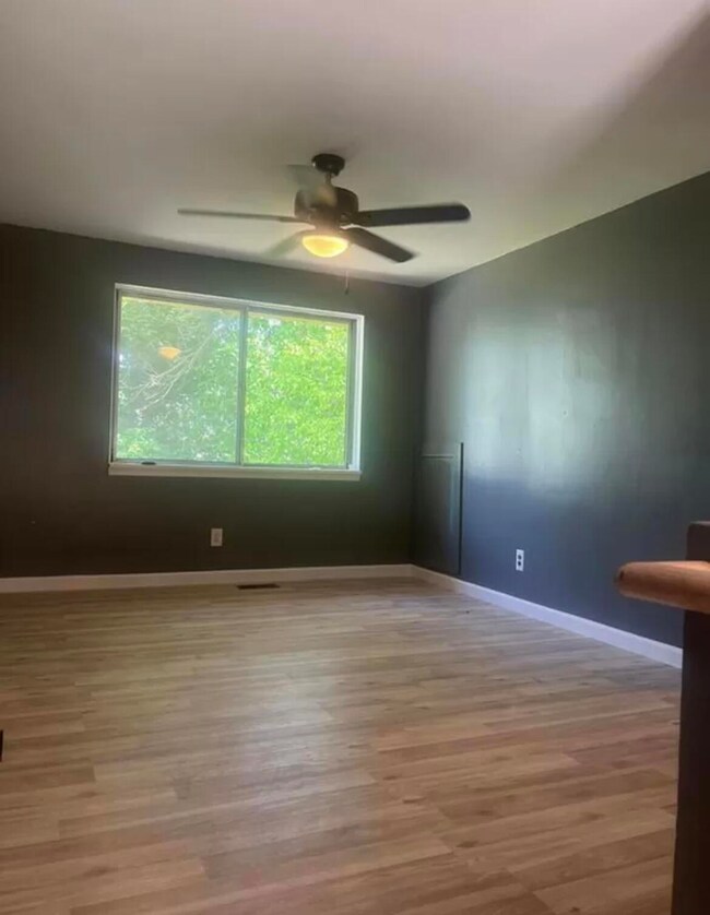 2910 Prospect St, Flint, MI 48504 - photo 2