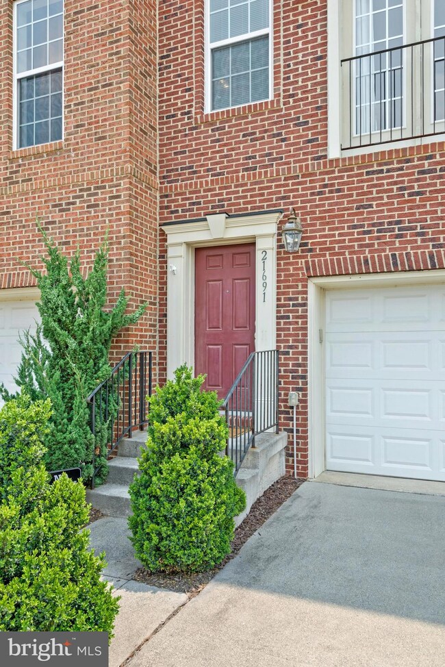 21691 Loganberry Terrace, Broadlands, VA 20148 - photo 2