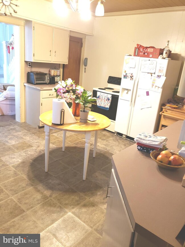 1326 N 14th St, Reading, PA 19604 - photo 5