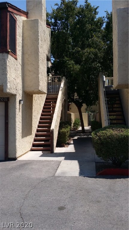 Entry way to 5021 Spencer unit C