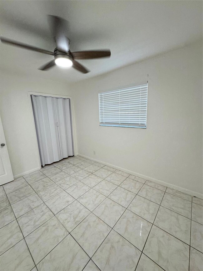 2401 NW 2nd St, Boynton Beach, FL 33435 - photo 6