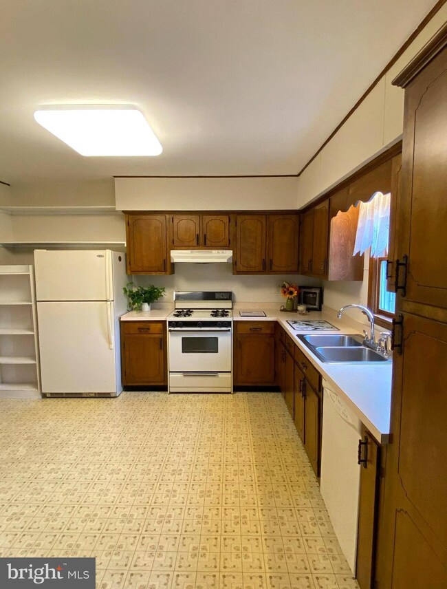 17485 Piney Point Rd, Piney Point, MD 20674 - photo 6