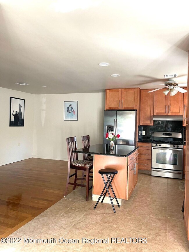 Manny dr & kitchen