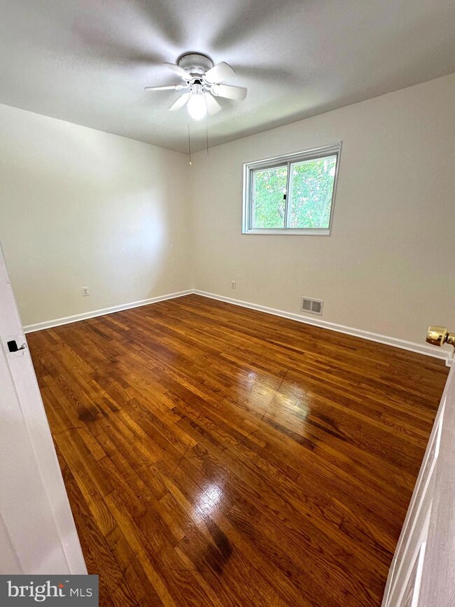 14012 London Ln, Rockville, MD 20853 - photo 7