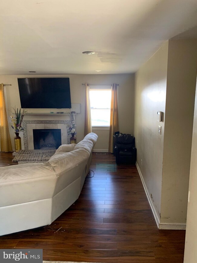 10 Thornhill Ct, Willingboro, NJ 08046 - photo 4