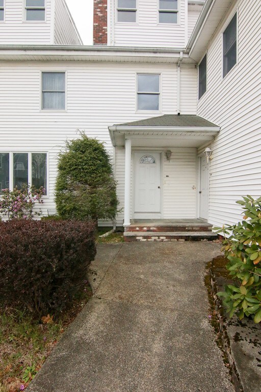 11 Highland St unit 3, Wakefield, MA 01880 - photo 2