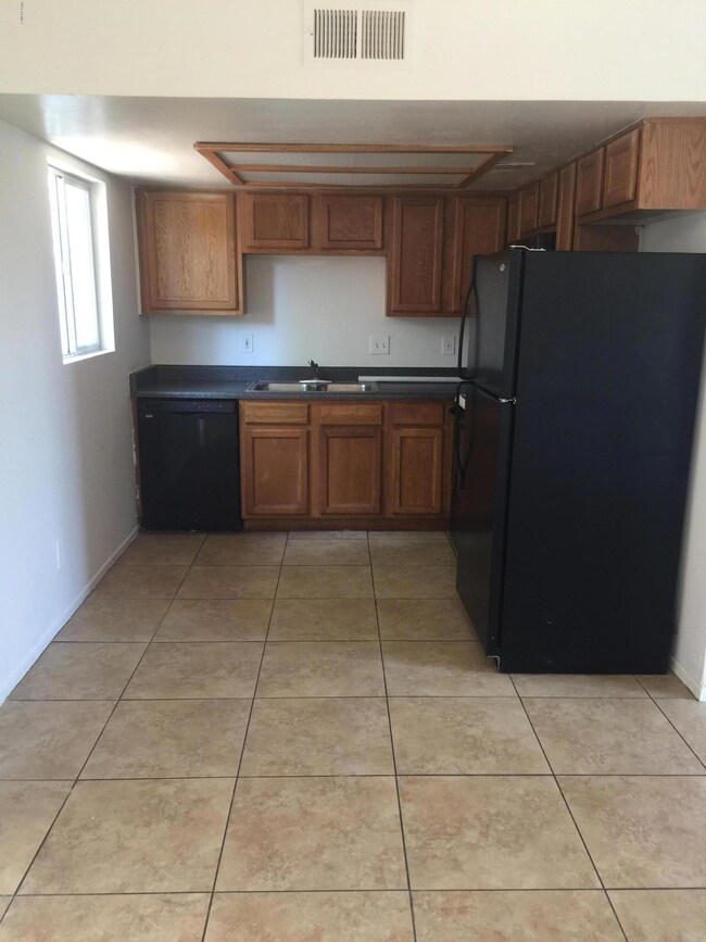 2846 N 46th Ave unit 1, Phoenix, AZ 85035 - photo 4