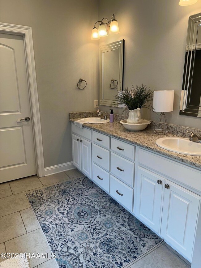 138 Luxford Way Master Bath