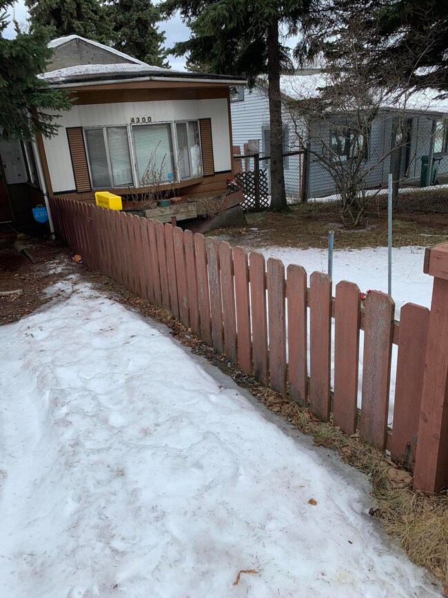 4300 Cope St, Anchorage, AK 99503 - photo 4