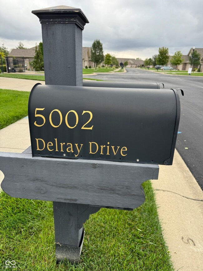 5002 Delray Dr, Columbus, IN 47203 - photo 2