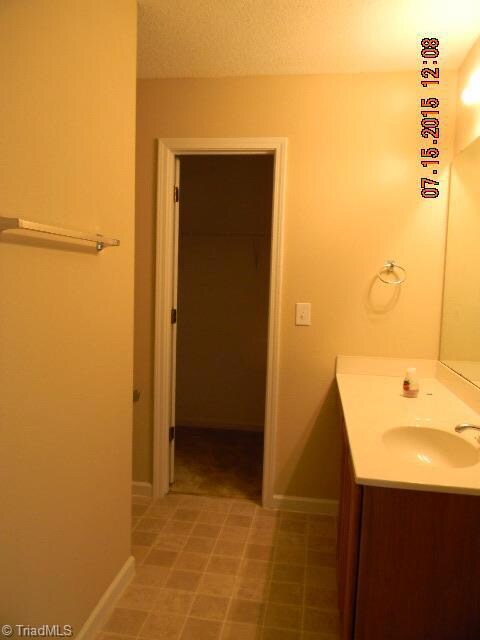 3528 Marksbury Dr, Greensboro, NC 27405 - photo 7