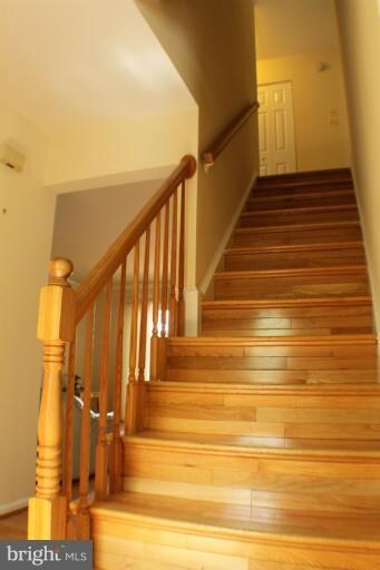 11113 Rutledge Dr, North Potomac, MD 20878 - photo 4