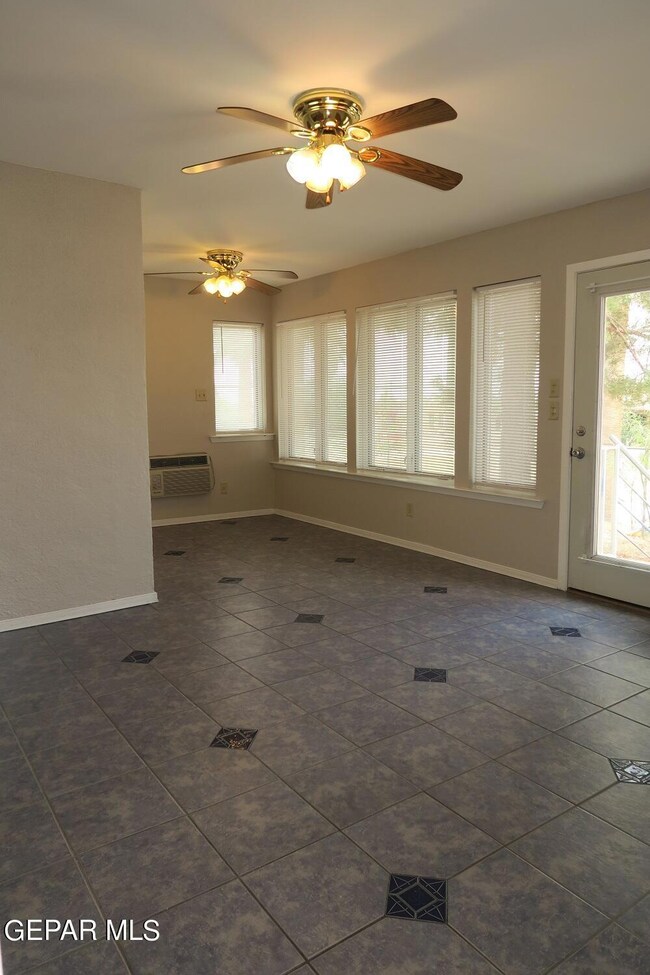 3023 Altura Ave, El Paso, TX 79930 - photo 2