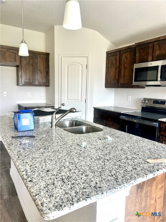 1104 Karen Dr, Killeen, TX 76549 - photo 4