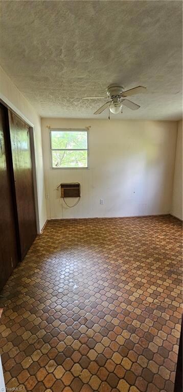 619 Thomas St, Reidsville, NC 27320 - photo 6