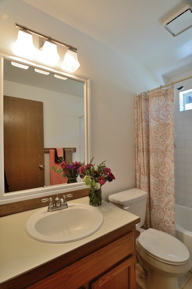 1418 225th St SW, Bothell, WA 98021 - photo 2