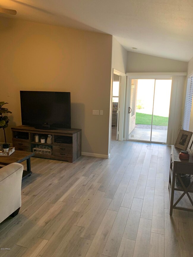 LIVING ROOM V3