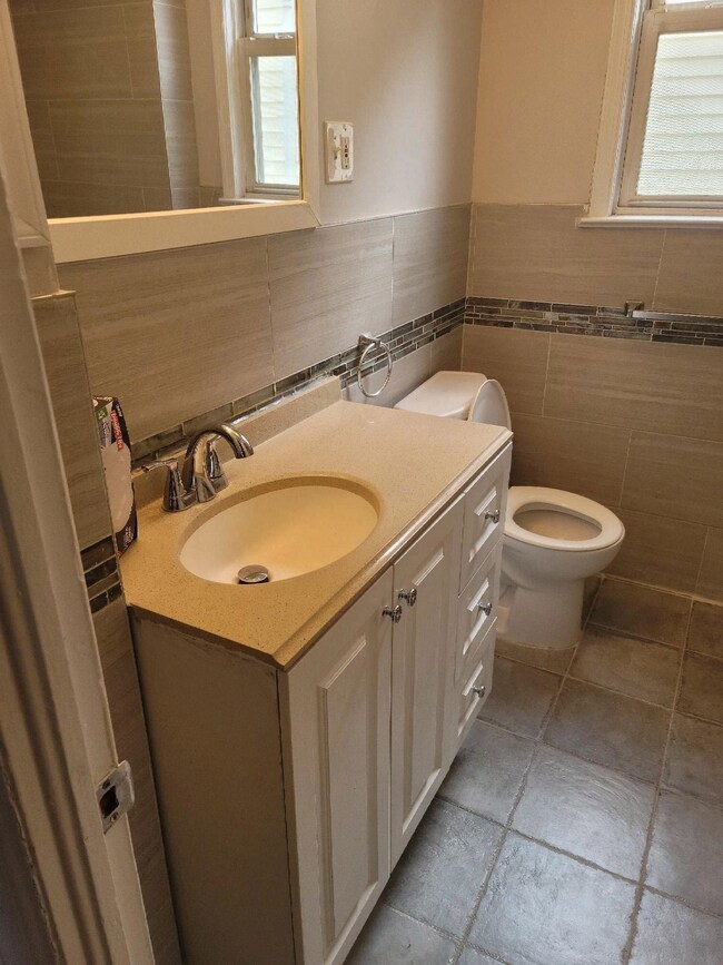 24 Stegman Terrace unit 2, Jersey City, NJ 07305 - photo 4