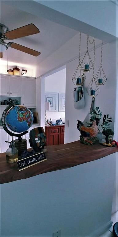 Living Room 05