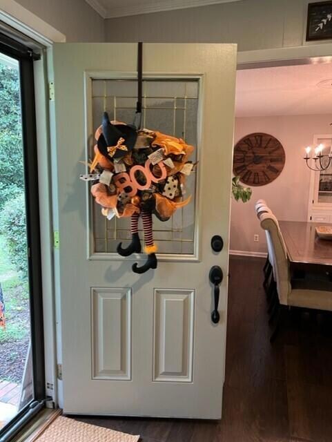 Moody door