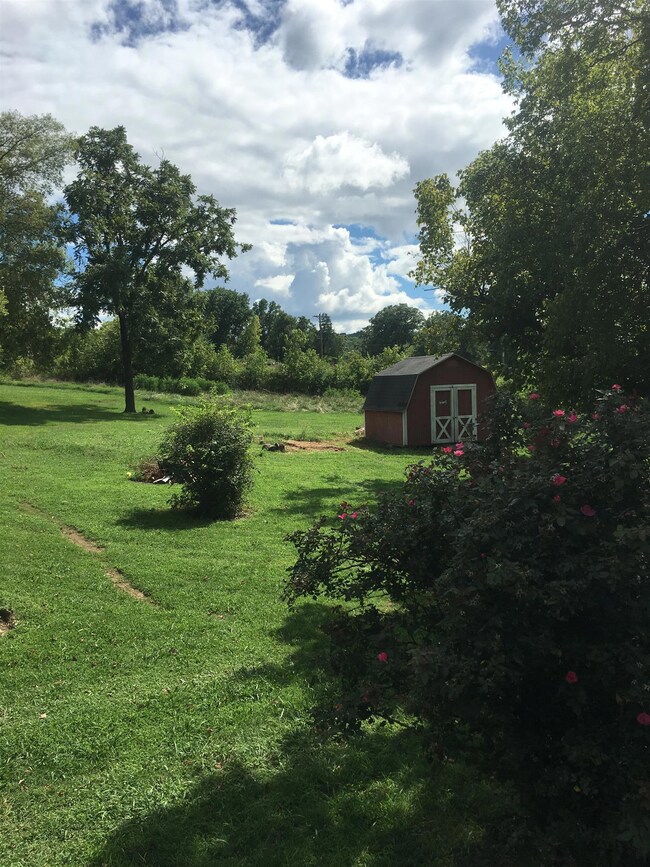 704 Eastland Ln, Lebanon, TN 37090 - photo 5