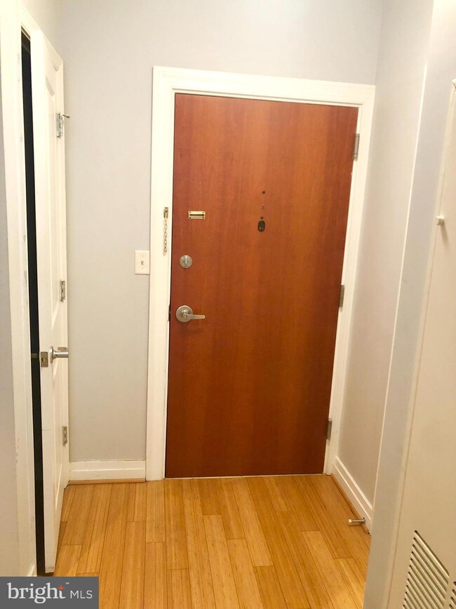 915 E St NW unit 502, Washington, DC 20004 - photo 4