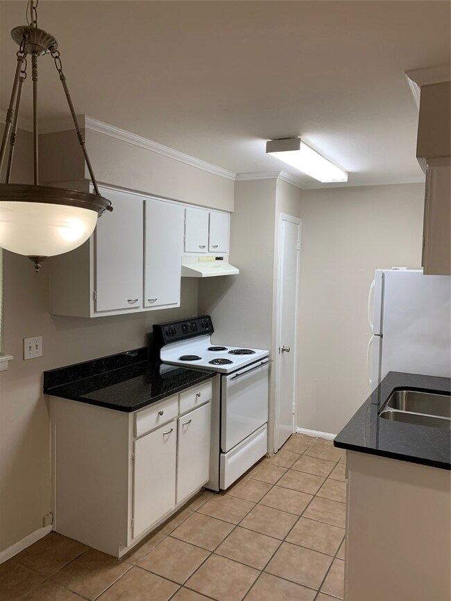 1412 Hawthorne St unit 6, Houston, TX 77006 - photo 4