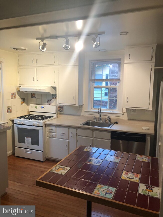 4629 Rockwood Pkwy NW, Washington, DC 20016 - photo 2