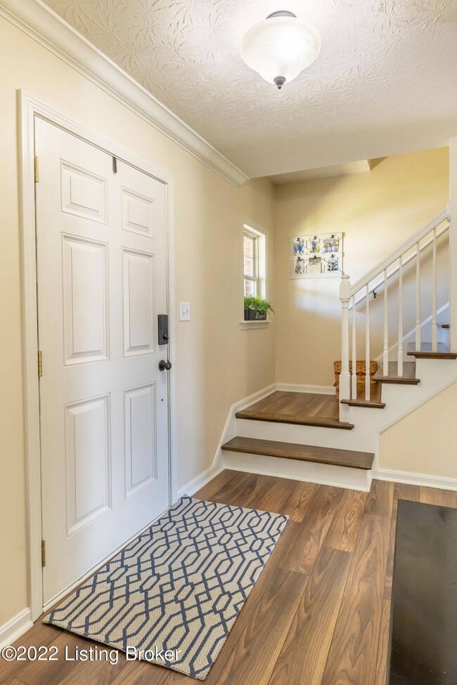 10106 Landwood Dr, Louisville, KY 40291 - photo 3