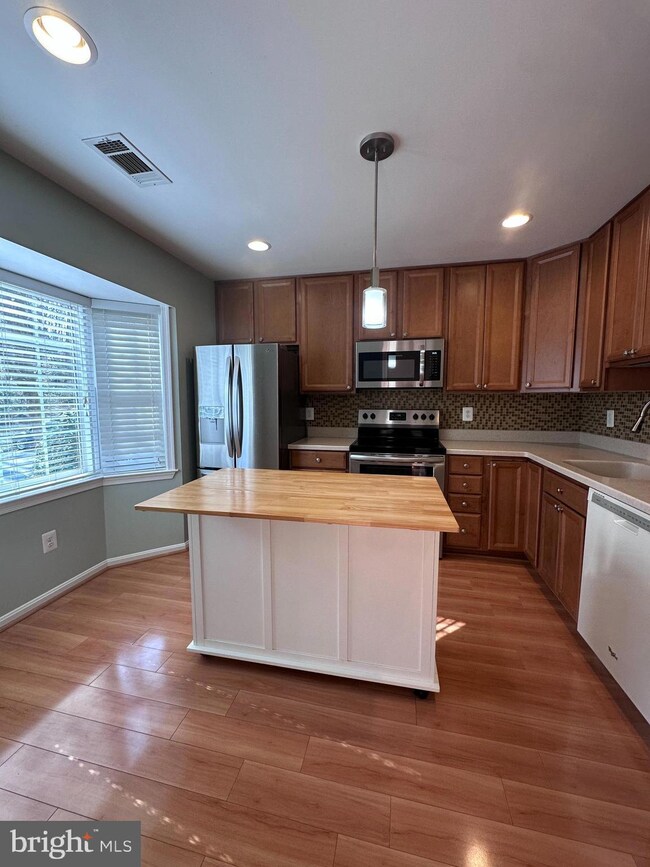 5832 First Landing Way unit 137, Burke, VA 22015 - photo 7