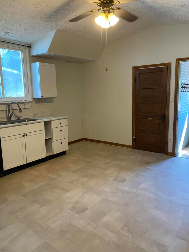 318 Brooklyn Ave, Sidney, OH 45365 - photo 5