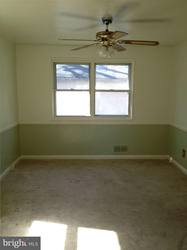 412 Westshire Dr, Catonsville, MD 21228 - photo 6