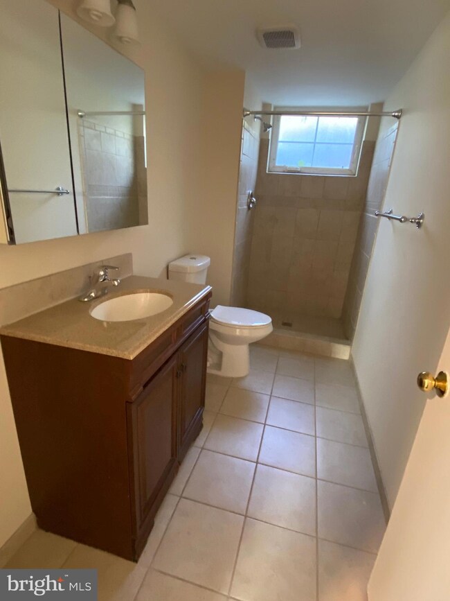 5222 Portsmouth Rd, Fairfax, VA 22032 - photo 6