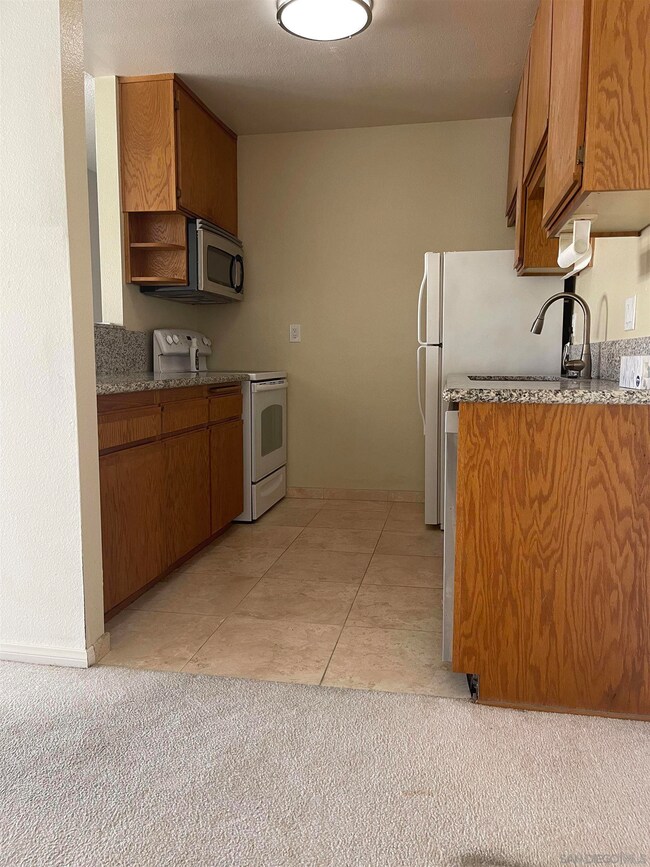 12716 Lakeshore Dr unit I, Lakeside, CA 92040 - photo 4