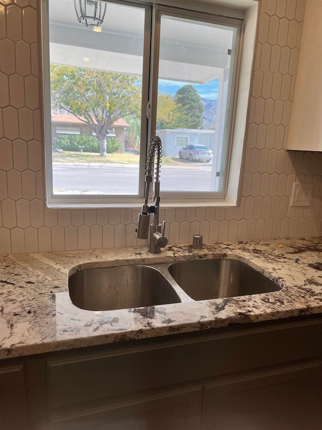 2411 Princeton Ave, Alamogordo, NM 88310 - photo 7