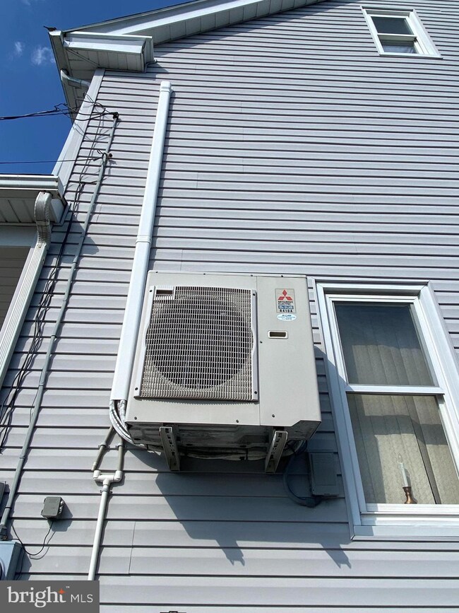 310 W Bertsch St, Lansford, PA 18232 - photo 6