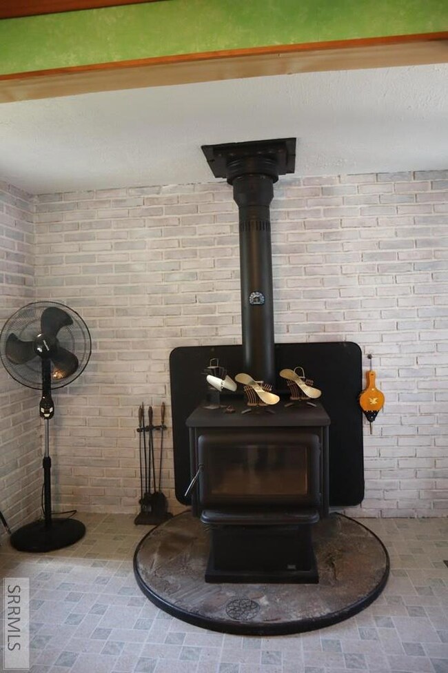 Catalytic, wood burning stove