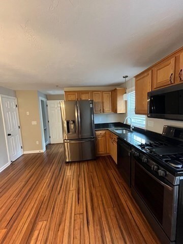 1011 Middlesex St unit 4, Lowell, MA 01851 - photo 5