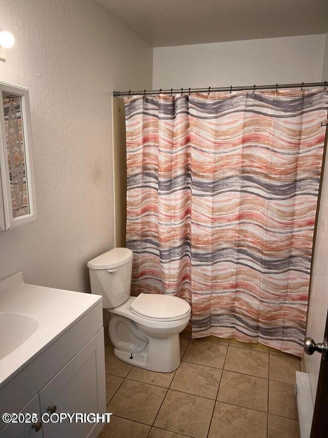 1710 Muldoon Cir unit 3, Anchorage, AK 99504 - photo 4